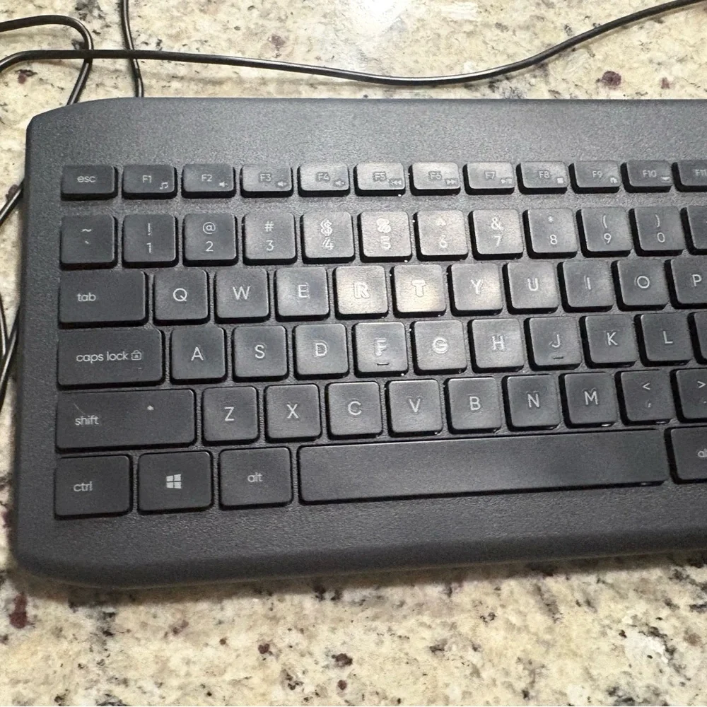 ONN wired USB keyboard black #100009052 GUC